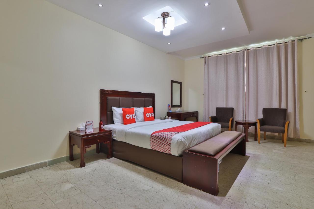 Oyo 366 Waves Hotel Ajman Exterior foto