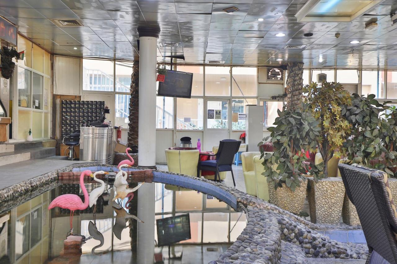Oyo 366 Waves Hotel Ajman Exterior foto