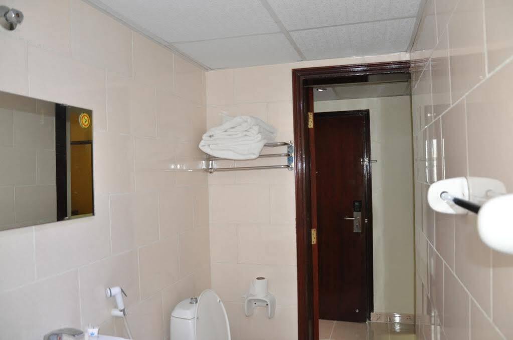 Oyo 366 Waves Hotel Ajman Exterior foto