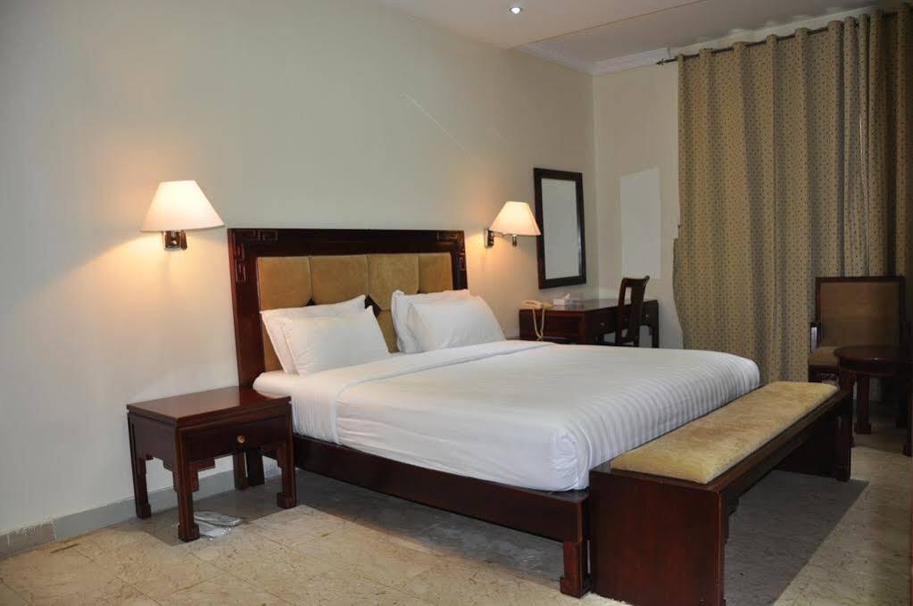 Oyo 366 Waves Hotel Ajman Exterior foto