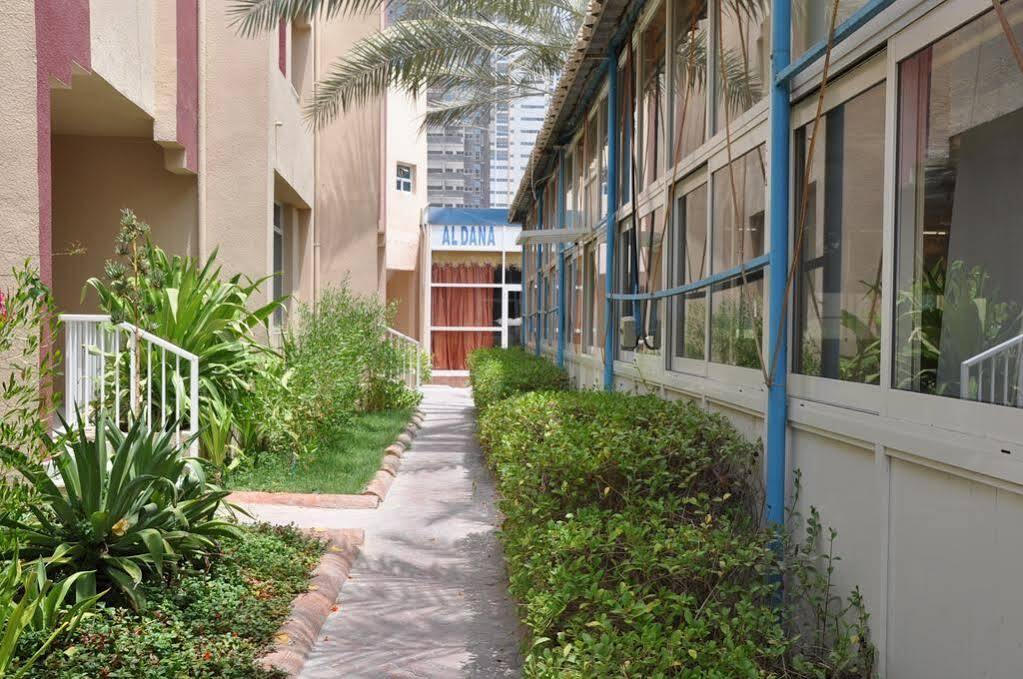 Oyo 366 Waves Hotel Ajman Exterior foto